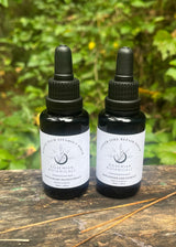 Harness the power of nature with our gentle, plant-based serum duo.
Finger Lime Repair Serum & Kakadu Plum Vitamin C serum. Both are plant based and toxin free. Perfect for sensitive skin