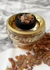 High Quality Resin Incense // Sacred Opoponax Magical properties:  Known as sweet myrrh, this resin is excellent for purifying, whilst also protecting against negative energies and enhancing intuition.   A wonderful sacred tool to use during meditation, prayer, yoga, journalling, manifestation or other spiritual ritual.  1 glass jar holds approximately 20g