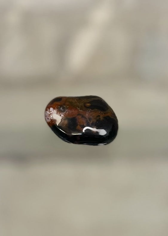 Mahogany Onyx is connected to the base chakra, helping to ground psychologically and emotionally, and enhance intuition. It unlocks inner thoughts and emotions while increasing self awareness, especially harmful patterns and behaviours.   