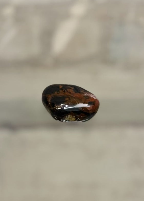 Mahogany Onyx is connected to the base chakra, helping to ground psychologically and emotionally, and enhance intuition. It unlocks inner thoughts and emotions while increasing self awareness, especially harmful patterns and behaviours.   